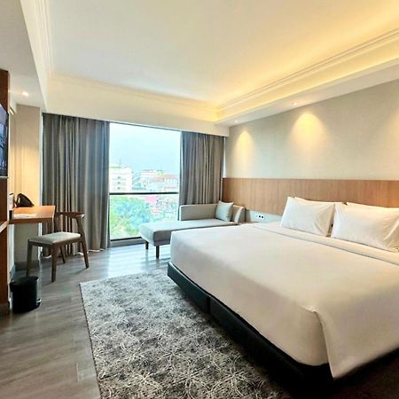 The Malioboro Hotel & Conference Center Yogyakarta Dış mekan fotoğraf