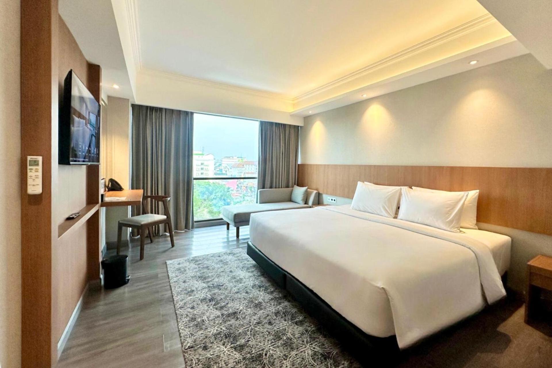 The Malioboro Hotel & Conference Center Yogyakarta Dış mekan fotoğraf