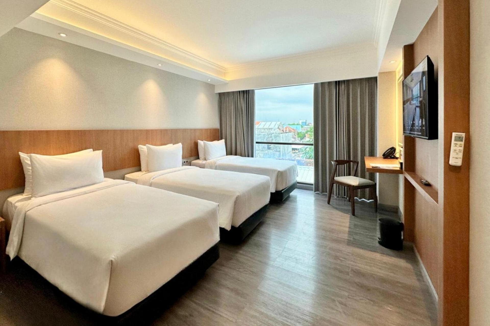 The Malioboro Hotel & Conference Center Yogyakarta Dış mekan fotoğraf